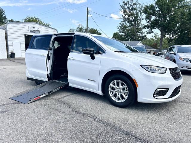 2024 Chrysler Pacifica Touring for sale in Midlothian, VA