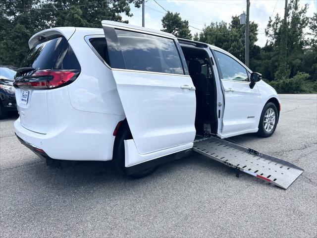 2024 Chrysler Pacifica Touring