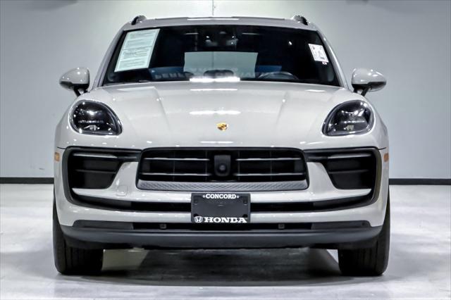 2023 Porsche Macan Unknown