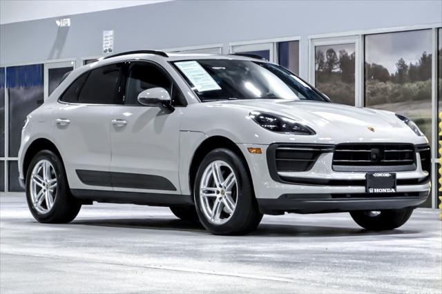 2023 Porsche Macan Unknown