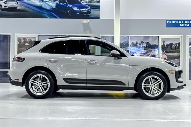 2023 Porsche Macan Unknown