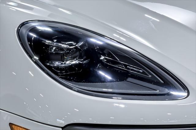 2023 Porsche Macan Unknown