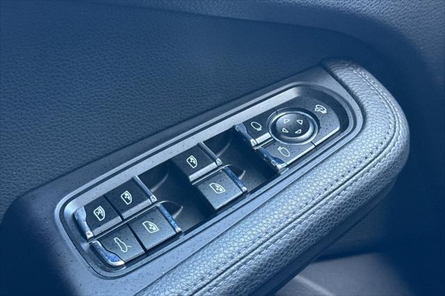 2023 Porsche Macan Unknown
