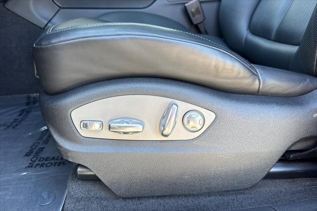2023 Porsche Macan Unknown