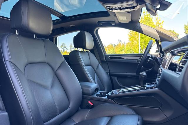 2023 Porsche Macan Unknown