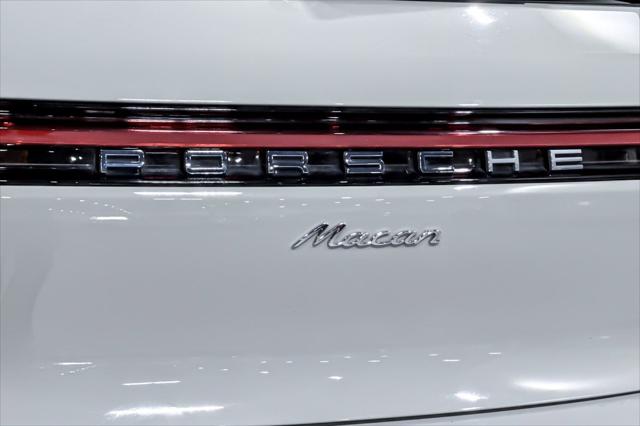2023 Porsche Macan Unknown