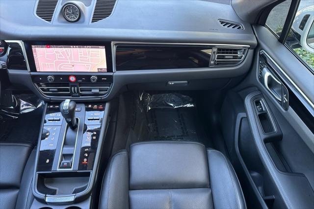 2023 Porsche Macan Unknown