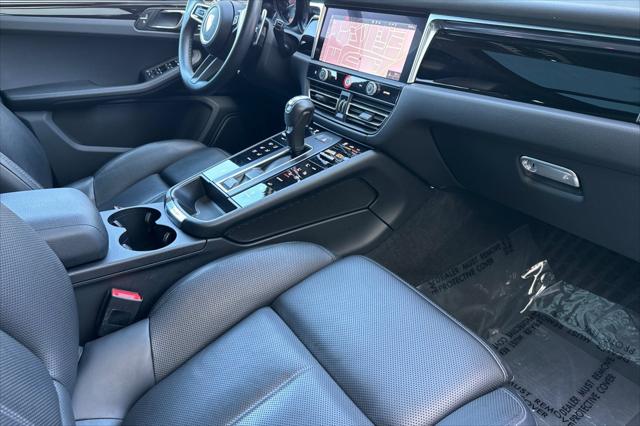 2023 Porsche Macan Unknown