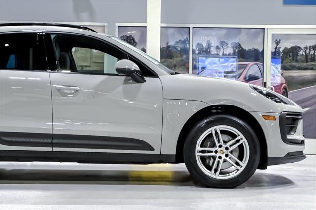2023 Porsche Macan Unknown