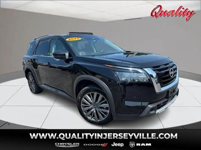 2025 Nissan Pathfinder SL 4WD for sale in Alton, IL