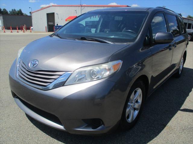 2017 Toyota Sienna LE 7 Passenger