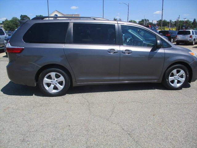 2017 Toyota Sienna LE 7 Passenger