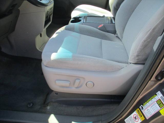 2017 Toyota Sienna LE 7 Passenger