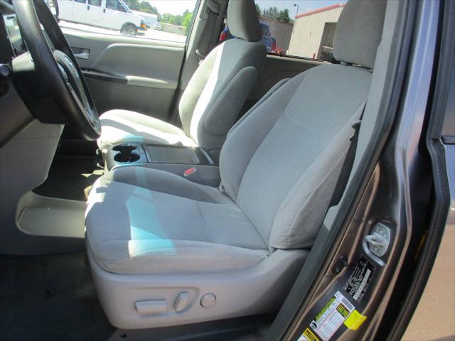 2017 Toyota Sienna LE 7 Passenger