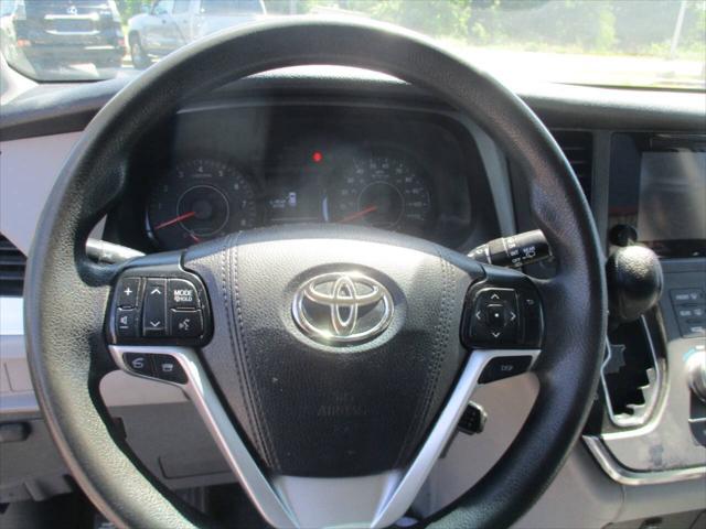 2017 Toyota Sienna LE 7 Passenger