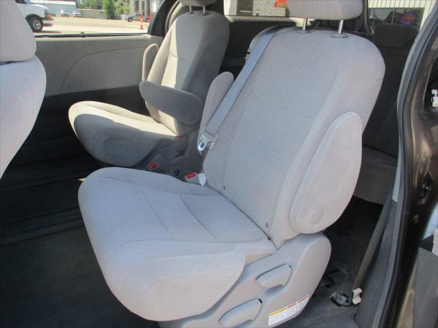 2017 Toyota Sienna LE 7 Passenger