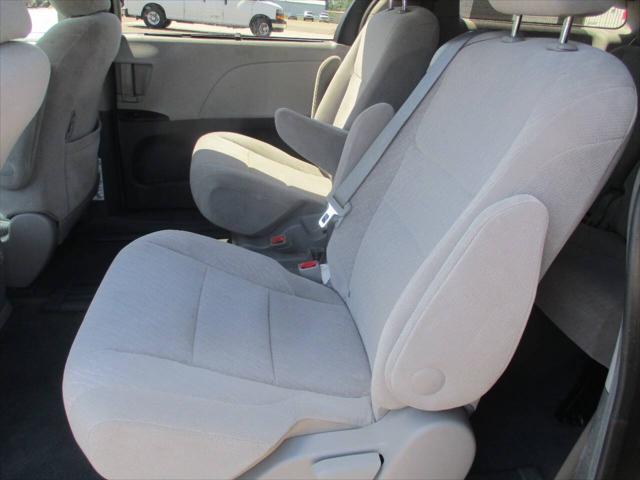 2017 Toyota Sienna LE 7 Passenger