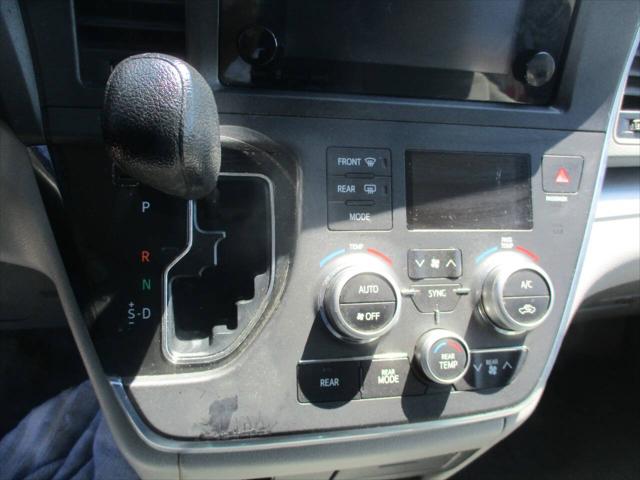 2017 Toyota Sienna LE 7 Passenger