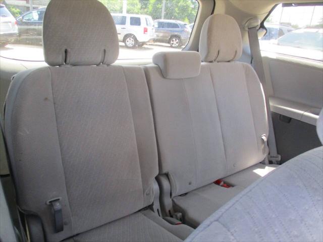 2017 Toyota Sienna LE 7 Passenger