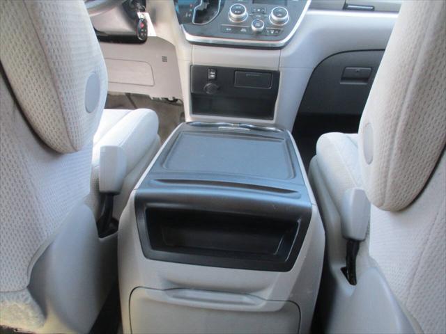 2017 Toyota Sienna LE 7 Passenger