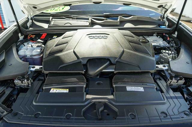 2023 Audi Q8 Premium Plus 55 TFSI quattro Tiptronic