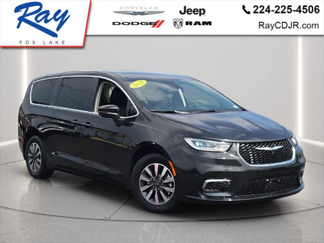2023 Chrysler Pacifica Hybrid Touring L for sale in Fox Lake, IL