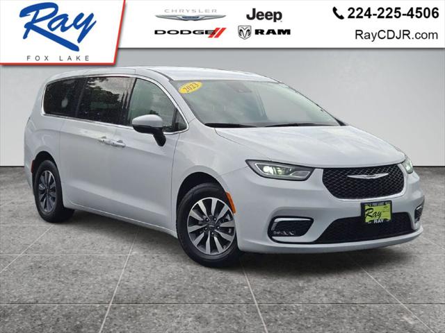 2023 Chrysler Pacifica Hybrid Touring L for sale in Fox Lake, IL