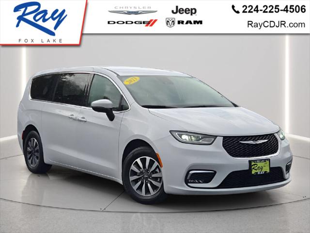 2023 Chrysler Pacifica Hybrid Touring L for sale in Fox Lake, IL