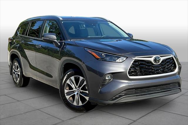 Certified Used 2024 Magnetic Gray Metallic Toyota XLE image 37