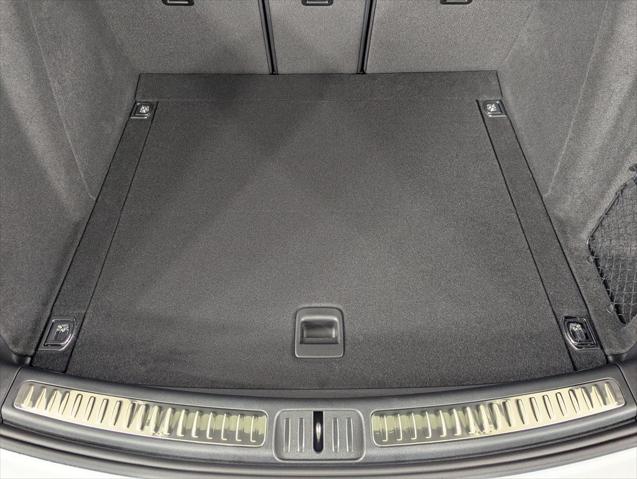 2026 Porsche Macan Unknown