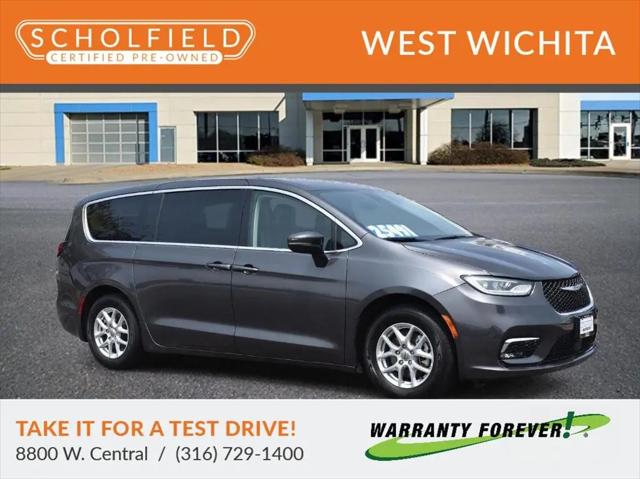 2023 Chrysler Pacifica Touring L for sale in Wichita, KS