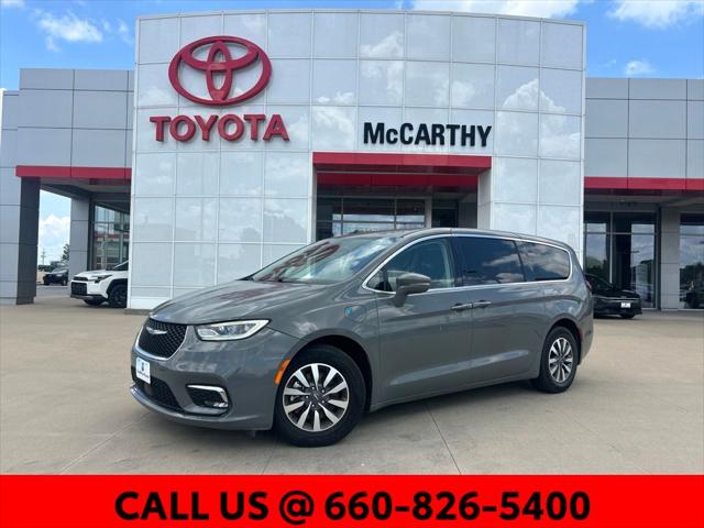 2022 Chrysler Pacifica Hybrid Touring L for sale in Sedalia, MO