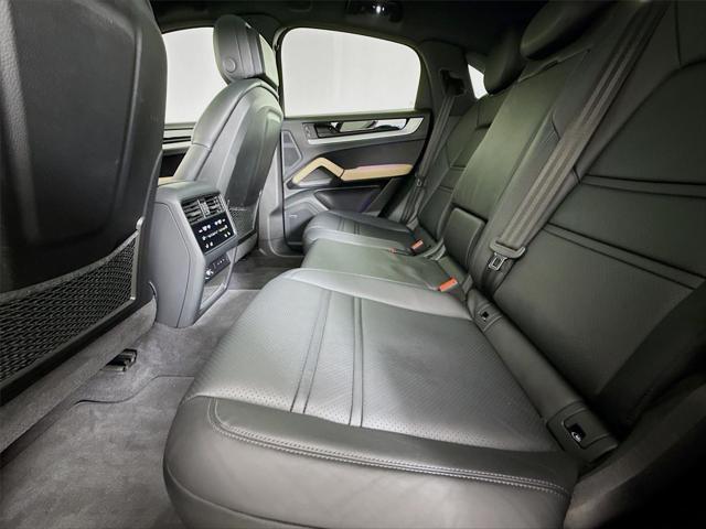 2024 Porsche Cayenne Coupe AWD