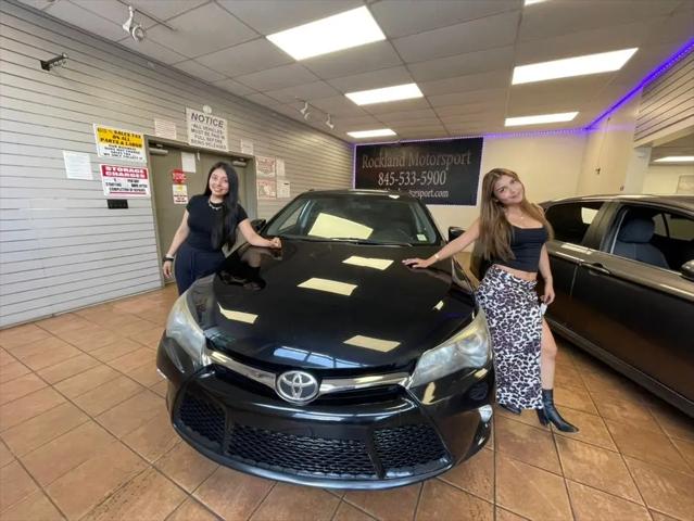 2017 Toyota Camry SE for sale in Suffern, NY