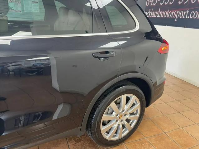 2016 Porsche Cayenne S