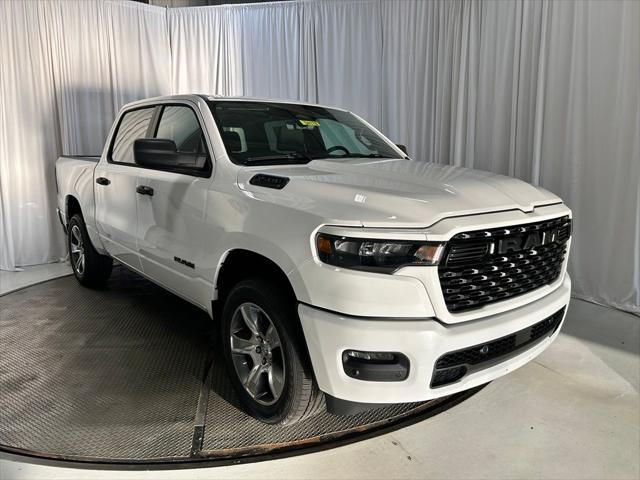 2027 RAM Ram 1500 RAM 1500 EXPRESS CREW CAB 4X4 57 BOX 2027 RAM Ram 1500 RAM 1500 EXPRESS CREW CAB 4X4 57 BOX