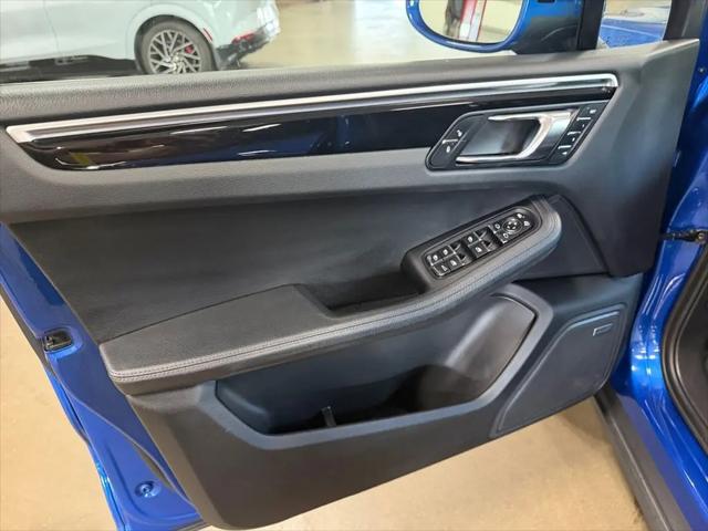 2017 Porsche Macan Macan