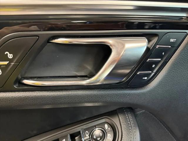 2017 Porsche Macan Macan