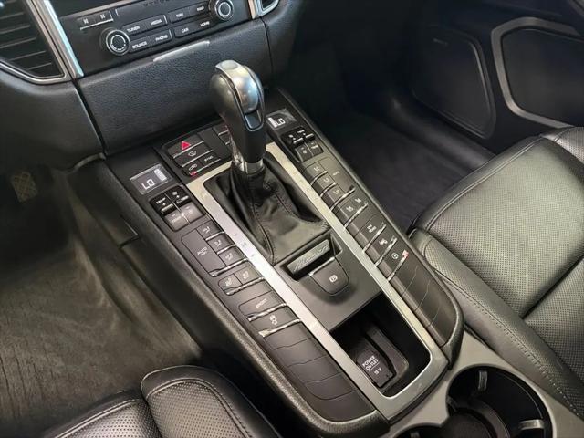 2017 Porsche Macan Macan