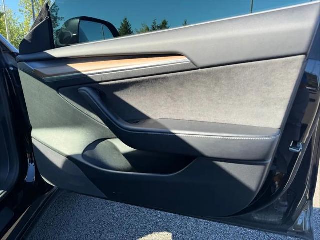 2021 Tesla Model 3 Standard Range Plus Rear-Wheel Drive