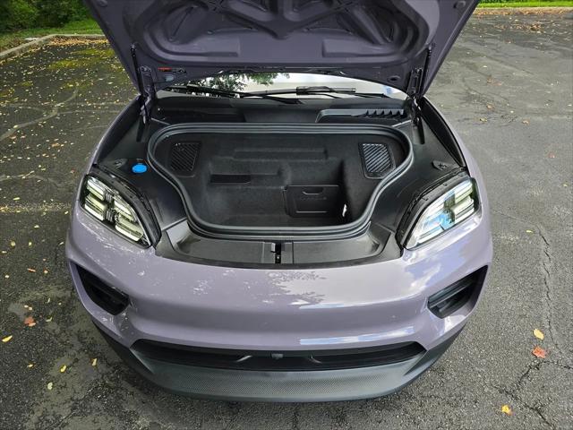 2025 Porsche Macan Electric 4