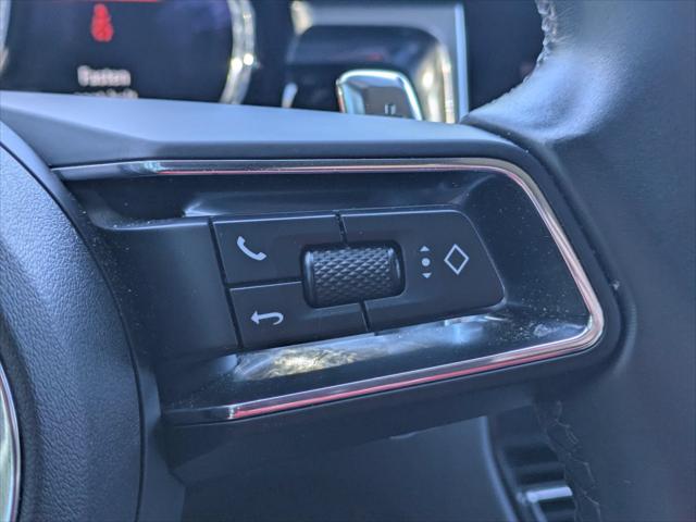 2023 Porsche Macan Unknown
