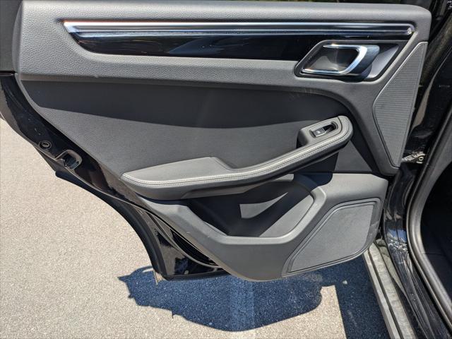 2023 Porsche Macan Unknown