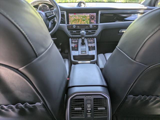 2023 Porsche Macan Unknown