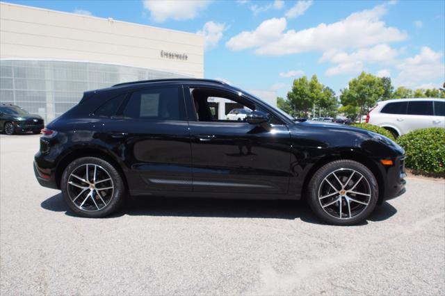 2023 Porsche Macan Unknown
