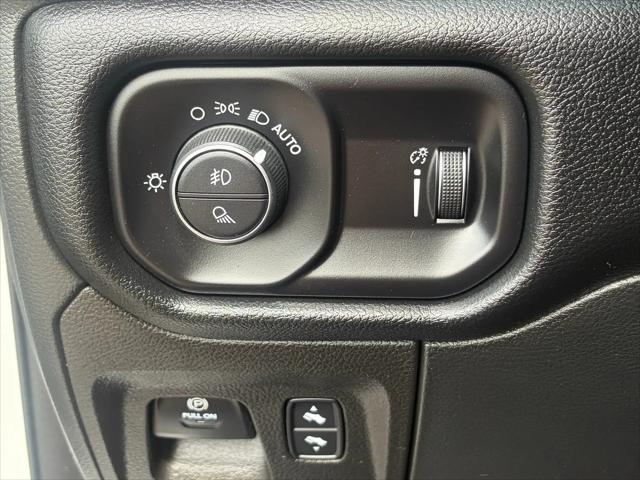 2022 Ram 1500 Big Horn Crew Cab 4x4 57 Box