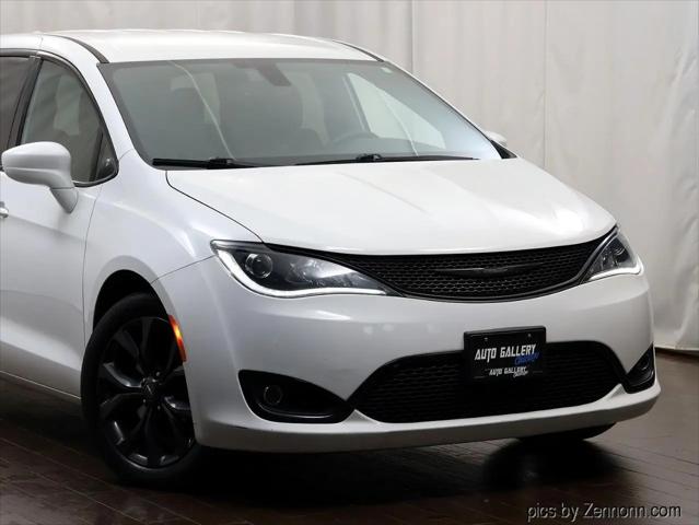 2020 Chrysler Pacifica Touring