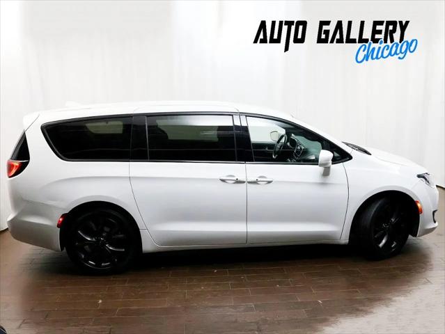 2020 Chrysler Pacifica Touring
