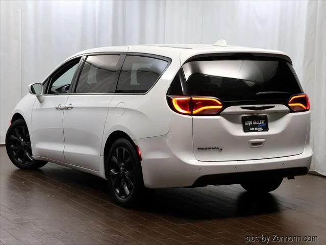 2020 Chrysler Pacifica Touring