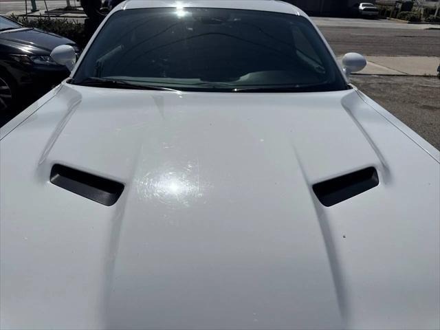 2015 Dodge Challenger SXT Plus